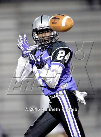 Thumbnail 1 in Dutchtown vs. Zachary (LHSAA Class 5A 2nd Round) photogallery.