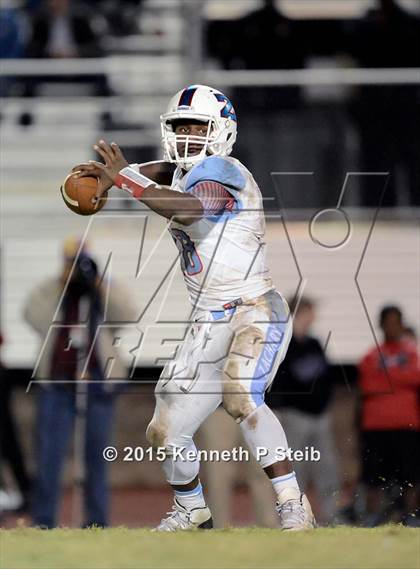Thumbnail 2 in Dutchtown vs. Zachary (LHSAA Class 5A 2nd Round) photogallery.