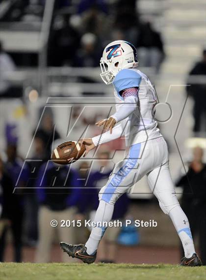 Thumbnail 3 in Dutchtown vs. Zachary (LHSAA Class 5A 2nd Round) photogallery.
