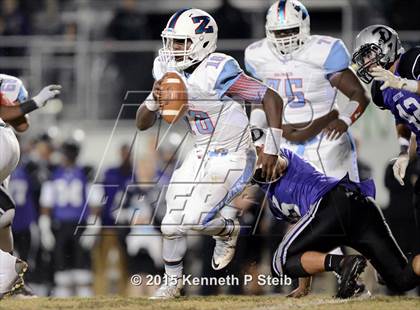 Thumbnail 3 in Dutchtown vs. Zachary (LHSAA Class 5A 2nd Round) photogallery.