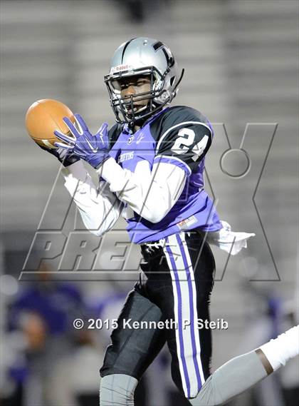 Thumbnail 2 in Dutchtown vs. Zachary (LHSAA Class 5A 2nd Round) photogallery.