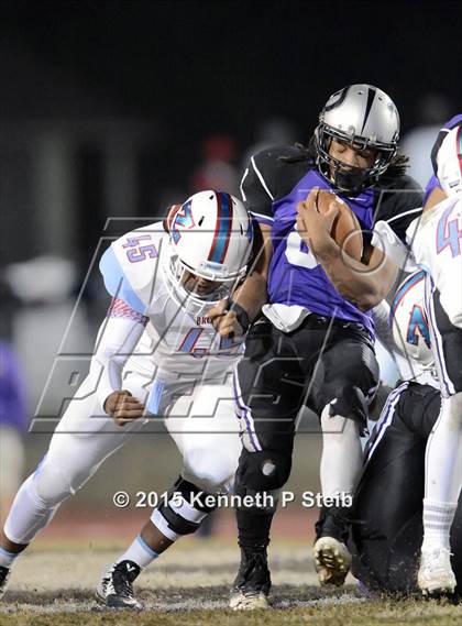 Thumbnail 3 in Dutchtown vs. Zachary (LHSAA Class 5A 2nd Round) photogallery.