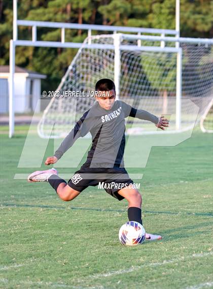 Thumbnail 3 in Enloe @ Southeast Raleigh photogallery.