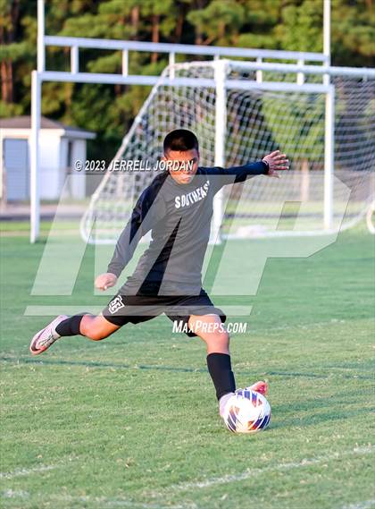 Thumbnail 2 in Enloe @ Southeast Raleigh photogallery.