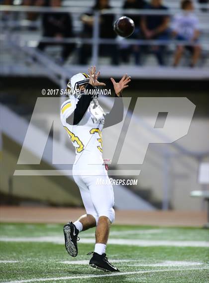 Thumbnail 2 in Sierra Canyon vs Campbell Hall photogallery.