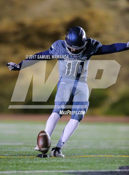 Thumbnail 3 in Sierra Canyon vs Campbell Hall photogallery.