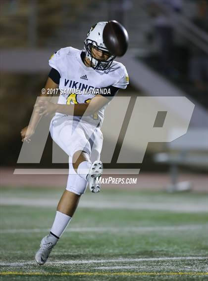 Thumbnail 2 in Sierra Canyon vs Campbell Hall photogallery.