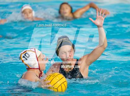 Thumbnail 2 in Foothill vs Woodrow Wilson (Bill Barnett Holiday Cup) photogallery.
