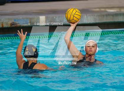 Thumbnail 3 in Foothill vs Woodrow Wilson (Bill Barnett Holiday Cup) photogallery.