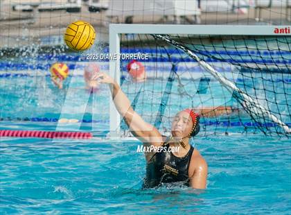 Thumbnail 2 in Foothill vs Woodrow Wilson (Bill Barnett Holiday Cup) photogallery.