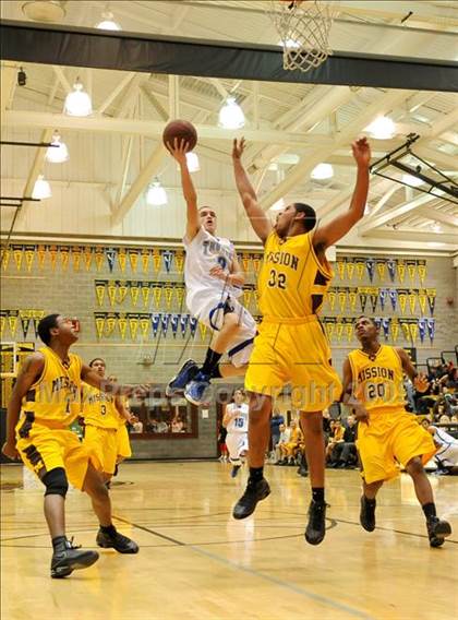 Thumbnail 2 in Mission vs. Rocklin (Common Good Classic) photogallery.