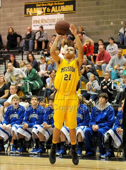 Thumbnail 3 in Mission vs. Rocklin (Common Good Classic) photogallery.