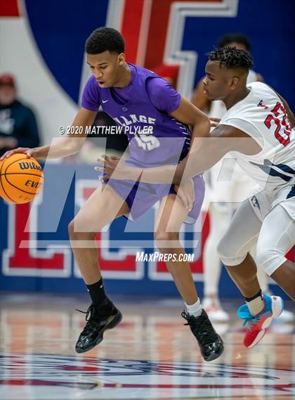 Thumbnail 2 in Village Christian Academy vs Terry Sanford (MLK Dream Jam at Terry Sanford) photogallery.