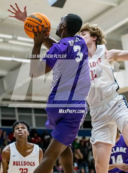 Thumbnail 1 in Village Christian Academy vs Terry Sanford (MLK Dream Jam at Terry Sanford) photogallery.