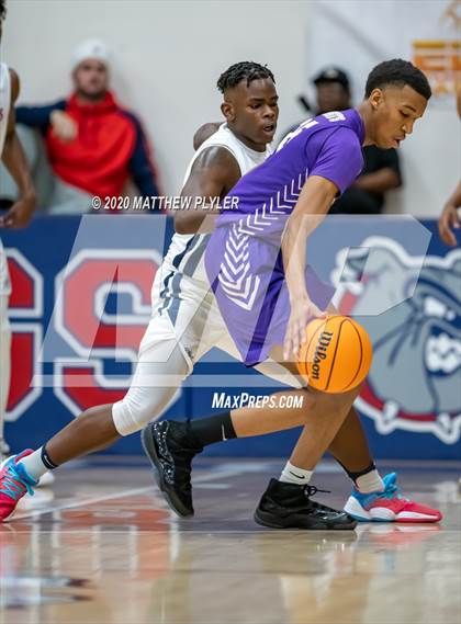 Thumbnail 3 in Village Christian Academy vs Terry Sanford (MLK Dream Jam at Terry Sanford) photogallery.