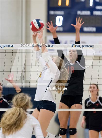 Thumbnail 3 in Monte Vista vs. Oak Ridge (CIF NorCal Regional D1 Semifinal) photogallery.