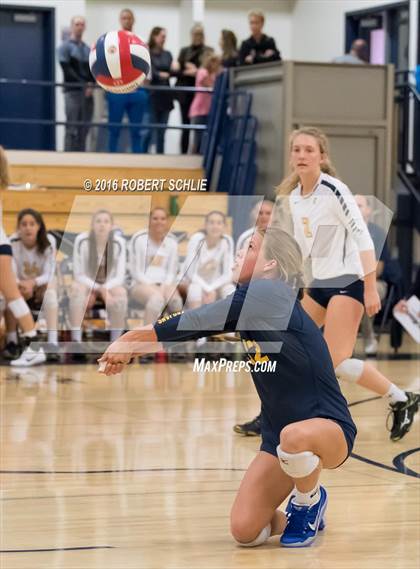 Thumbnail 1 in Monte Vista vs. Oak Ridge (CIF NorCal Regional D1 Semifinal) photogallery.