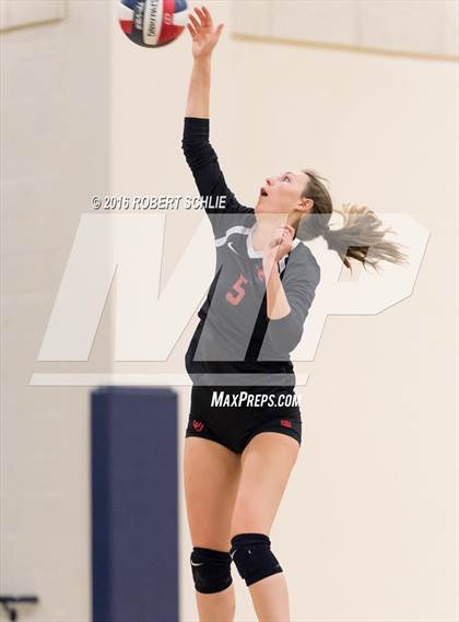 Thumbnail 2 in Monte Vista vs. Oak Ridge (CIF NorCal Regional D1 Semifinal) photogallery.