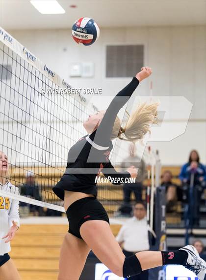 Thumbnail 3 in Monte Vista vs. Oak Ridge (CIF NorCal Regional D1 Semifinal) photogallery.