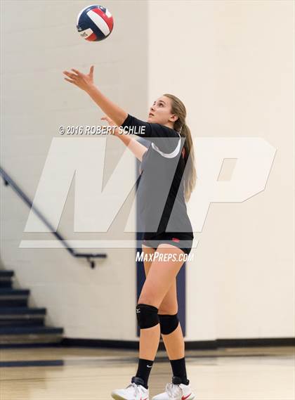 Thumbnail 1 in Monte Vista vs. Oak Ridge (CIF NorCal Regional D1 Semifinal) photogallery.