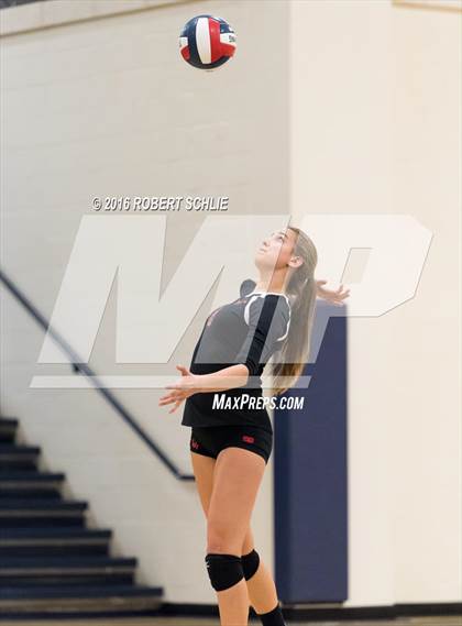 Thumbnail 3 in Monte Vista vs. Oak Ridge (CIF NorCal Regional D1 Semifinal) photogallery.