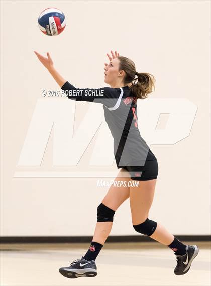 Thumbnail 3 in Monte Vista vs. Oak Ridge (CIF NorCal Regional D1 Semifinal) photogallery.