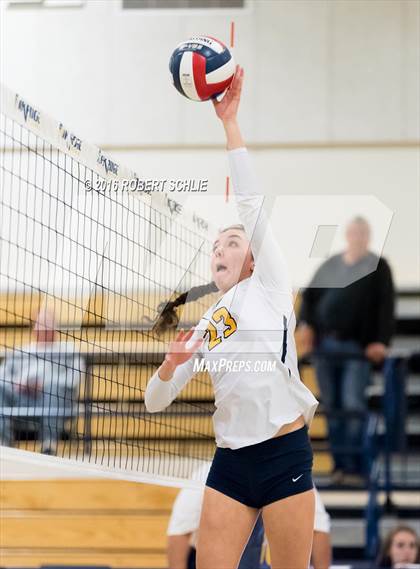 Thumbnail 2 in Monte Vista vs. Oak Ridge (CIF NorCal Regional D1 Semifinal) photogallery.