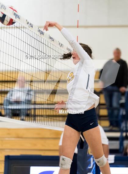 Thumbnail 3 in Monte Vista vs. Oak Ridge (CIF NorCal Regional D1 Semifinal) photogallery.