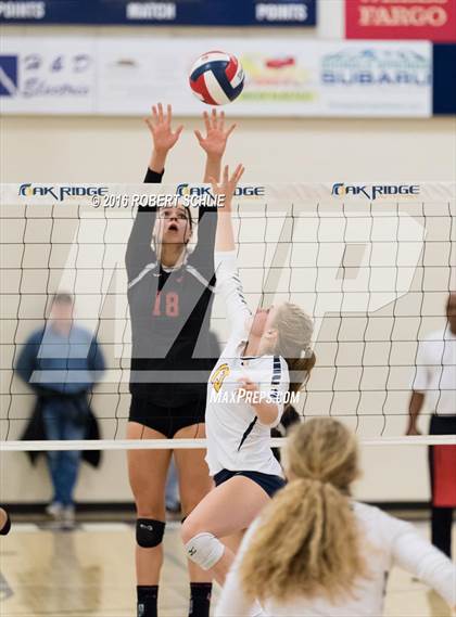 Thumbnail 2 in Monte Vista vs. Oak Ridge (CIF NorCal Regional D1 Semifinal) photogallery.