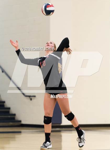 Thumbnail 3 in Monte Vista vs. Oak Ridge (CIF NorCal Regional D1 Semifinal) photogallery.
