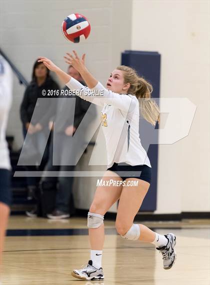 Thumbnail 1 in Monte Vista vs. Oak Ridge (CIF NorCal Regional D1 Semifinal) photogallery.