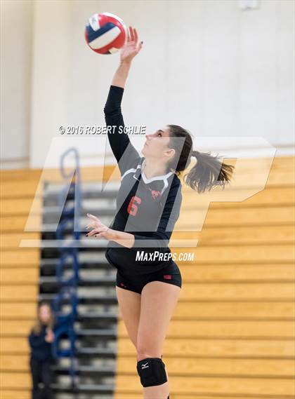 Thumbnail 2 in Monte Vista vs. Oak Ridge (CIF NorCal Regional D1 Semifinal) photogallery.