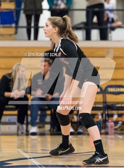 Thumbnail 2 in Monte Vista vs. Oak Ridge (CIF NorCal Regional D1 Semifinal) photogallery.