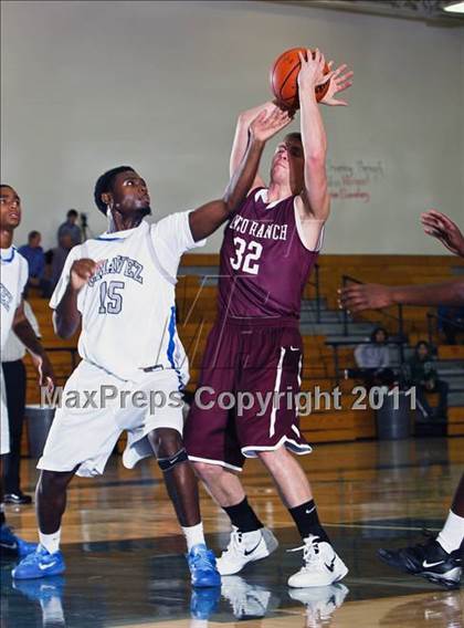 Thumbnail 2 in Chavez vs. Cinco Ranch (McDonald's Texas Invitational) photogallery.