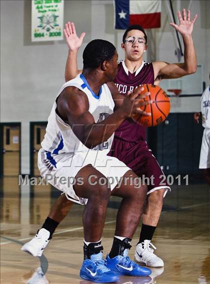 Thumbnail 2 in Chavez vs. Cinco Ranch (McDonald's Texas Invitational) photogallery.