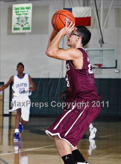 Thumbnail 2 in Chavez vs. Cinco Ranch (McDonald's Texas Invitational) photogallery.
