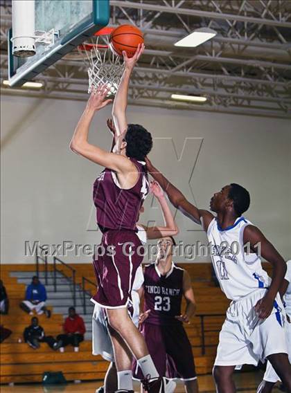 Thumbnail 1 in Chavez vs. Cinco Ranch (McDonald's Texas Invitational) photogallery.