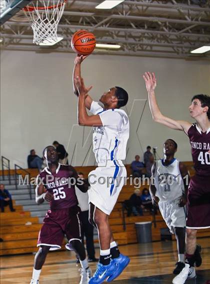 Thumbnail 3 in Chavez vs. Cinco Ranch (McDonald's Texas Invitational) photogallery.
