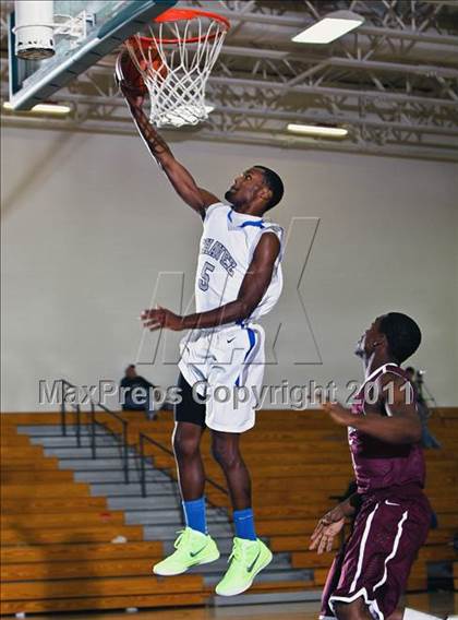 Thumbnail 2 in Chavez vs. Cinco Ranch (McDonald's Texas Invitational) photogallery.