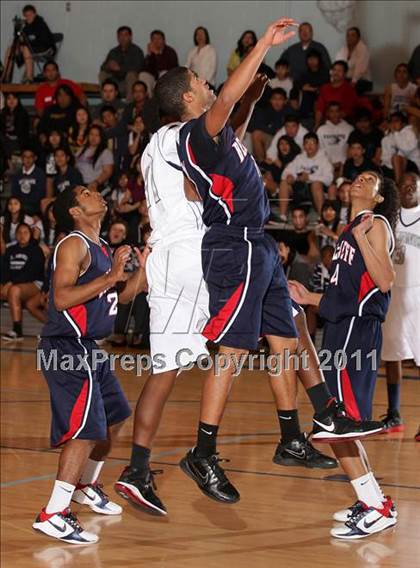 Thumbnail 3 in Bellarmine-Jefferson @ St. Genevieve photogallery.