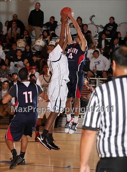 Thumbnail 2 in Bellarmine-Jefferson @ St. Genevieve photogallery.