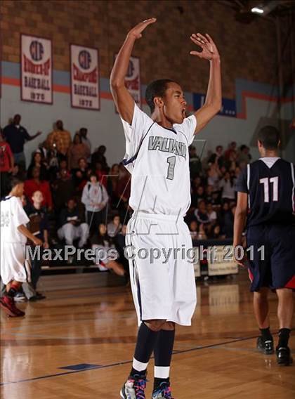 Thumbnail 2 in Bellarmine-Jefferson @ St. Genevieve photogallery.