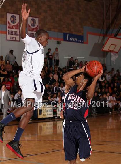Thumbnail 3 in Bellarmine-Jefferson @ St. Genevieve photogallery.