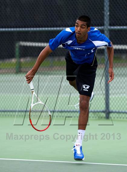 Thumbnail 1 in Nassau County Section 8 Boys Tennis Championships photogallery.