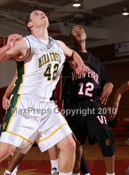 Thumbnail 2 in View Park vs. Mira Costa (Seahawk Classic) photogallery.