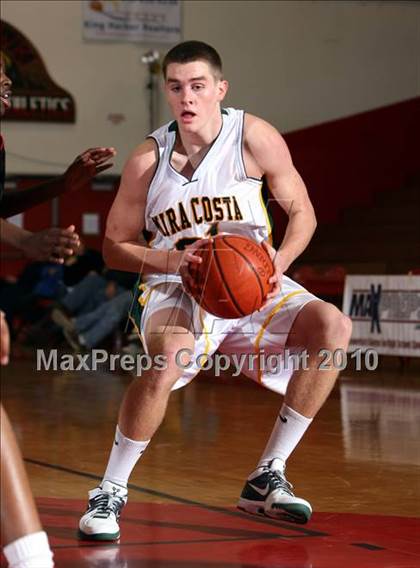 Thumbnail 3 in View Park vs. Mira Costa (Seahawk Classic) photogallery.