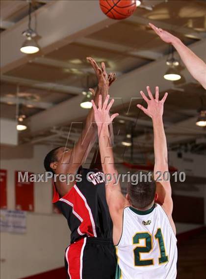 Thumbnail 1 in View Park vs. Mira Costa (Seahawk Classic) photogallery.