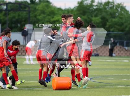 Thumbnail 2 in Lee vs. Rockwall-Heath (UIL 6A Final) photogallery.