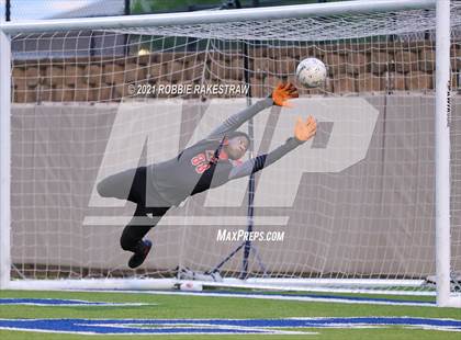 Thumbnail 3 in Lee vs. Rockwall-Heath (UIL 6A Final) photogallery.