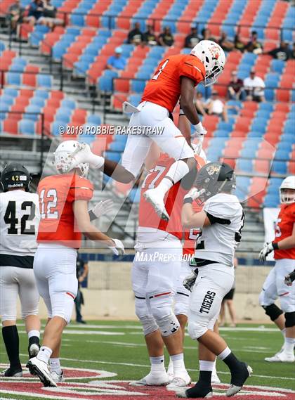 Thumbnail 1 in Aledo vs. Bentonville photogallery.